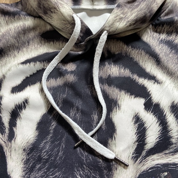 White Tiger Hooded Sweatshirt Size S M - Picture 8 of 8